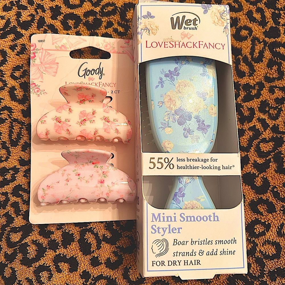 Goody Wet Brush x LoveShackFancy Mini Smooth Styler Brush Everblooming Rosettes